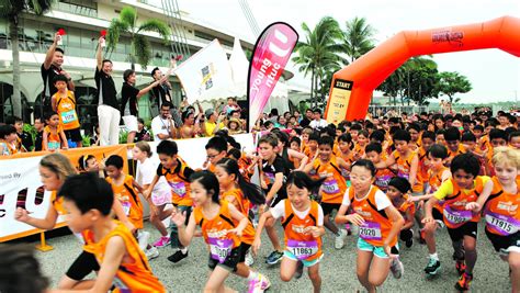 Record turnout at NTUC Income RUN 350 .